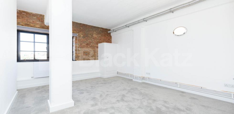 			2 Bedroom, 1 bath, 1 reception Apartment			 SPRINGFIELD HOUSE LOFTS-TYSSEN STREET, DALSTON/HAGGERSTON